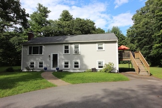 20 Lowell St, Pepperell, MA 01463