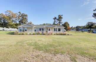 1573 Lesesne Dr, Manning, SC 29102