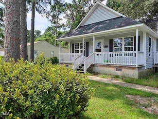 1705 Seabrook Rd, Fayetteville, NC 28301