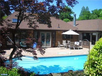 115 White Oak Rd, Cherry Hill, NJ 08034