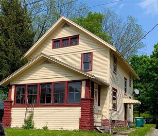 10 Park St, Warsaw, NY 14569