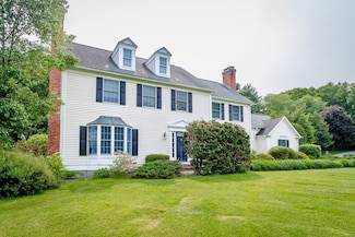 2 Stirrup Ln, Wilbraham, MA 01095