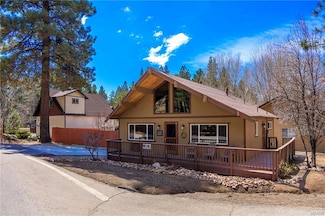 880 Edgemoor Rd, Big Bear Lake, CA 92315