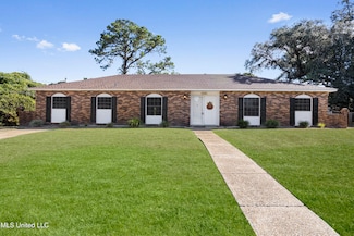 8 Lexington Place, Gulfport, MS 39507