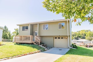 12 Pinehurst Cir, Glenwood, IA 51534