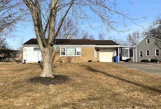 962 Waterloo St, Columbus, WI 53925
