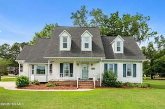 3389 Davie St, Winterville, NC 28590