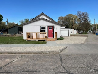 480 S 2nd E, Mountain Home, ID 83647