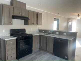 196 Bluejay Ln Unit 196, Madison, WI 53704
