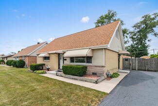 8700 Cranbrook Ln, Bridgeview, IL 60455
