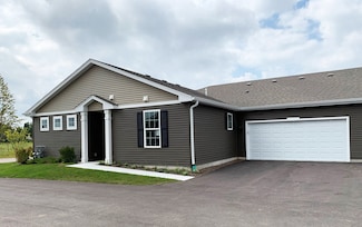 6465 Juniper Dr, Wonder Lake, IL 60097