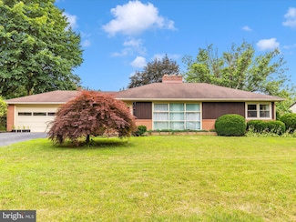 13318 Apple Hill Dr, Hagerstown, MD 21742