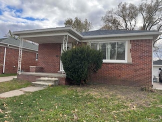 7140 Iowa St, HamtraMcK, MI 48212