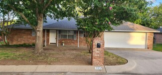 211 Cedar St, Weatherford, TX 76086