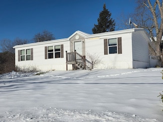 1 Lee Hook Rd, Newmarket, NH 03857