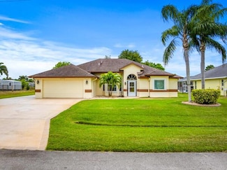 5777 NW Eskimo Cir, Port Saint Lucie, FL 34986