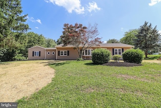7821 Skyline Dr, Harrisburg, PA 17112