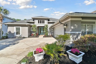 5813 Bent Grass Dr, Valrico, FL 33596