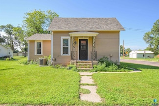 421 W 7th St, Canton, SD 57013