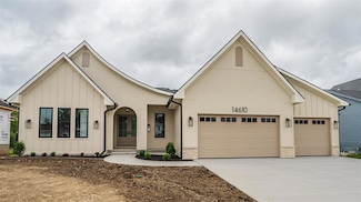 14610 Persimmon Dr, Urbandale, IA 50323