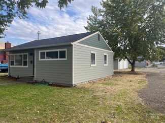 423 13th St, Clarkston, WA 99403