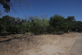 612 E 2nd St, Cleburne, TX 76031