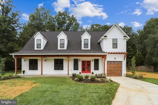 12444 Popes Head Rd, Clifton, VA 20124