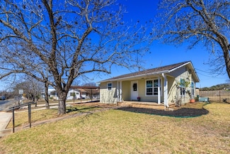 204 Morning Glory Dr, Fredericksburg, TX 78624