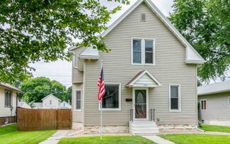 1224 Ellis Blvd NW, Cedar Rapids, IA 52405