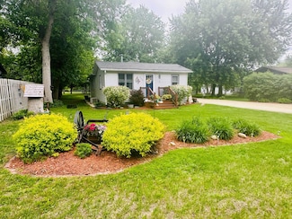 220 2nd St NW, Glenville, MN 56036