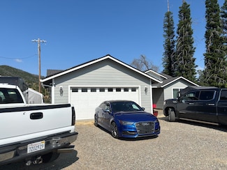 15783 Gold Mine Ln, Redding, CA 96001
