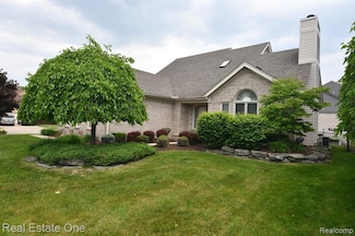 42388 Shulock Dr, Clinton Township, MI 48038