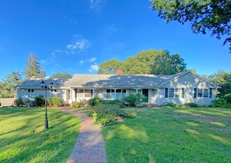 33 W Smith Neck Rd, South Dartmouth, MA 02748