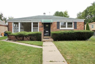 1410 Hartrey Ave, Evanston, IL 60201