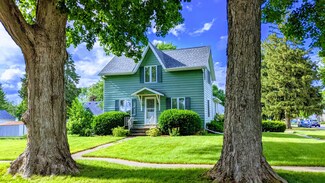 401 W 6th St, Wilton, IA 52778