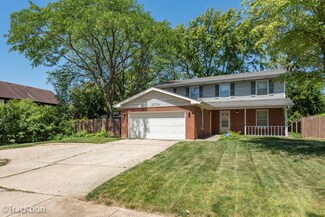 2724 Hobson Rd, Woodridge, IL 60517