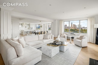 930 5th Ave Unit 18A, New York, NY 10021