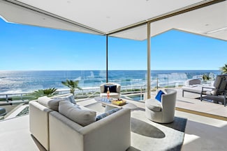 6515 Neptune Place, La Jolla, CA 92037
