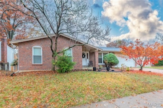 911 Parkfield Terrace, Ballwin, MO 63021