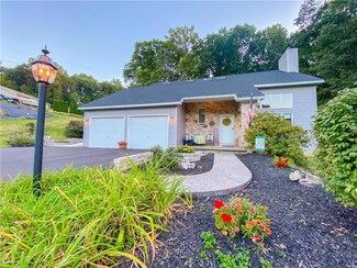 6638 Oak Dr, Slatington, PA 18080
