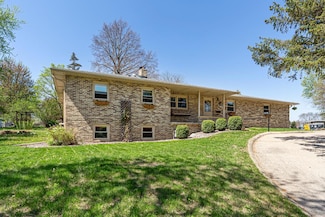 742 Sioux Ln, Saint Peter, MN 56082