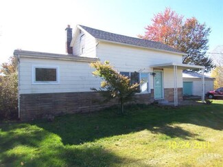 306 W Main St, Larwill, IN 46764