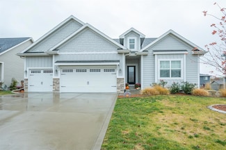 931 Breakwater Place, Polk City, IA 50226