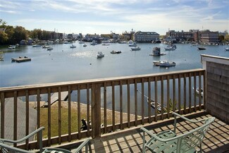 18 Millfield St, Woods Hole, MA 02543