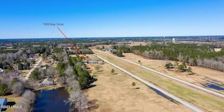 1505 Bojo Cir, Manning, SC 29102