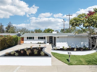 304 Hanover Dr, Costa Mesa, CA 92626