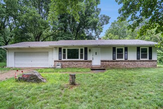 4425 Squires Dr, Kalamazoo, MI 49006