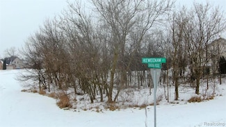 13042 Keweenaw Ct, Linden, MI 48451