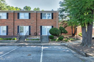 107 Chaucer Ct, Carrboro, NC 27510