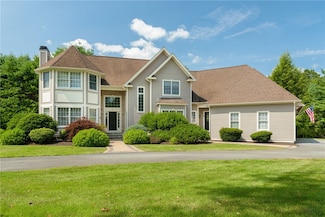 81 Crest Dr, Cranston, RI 02921
